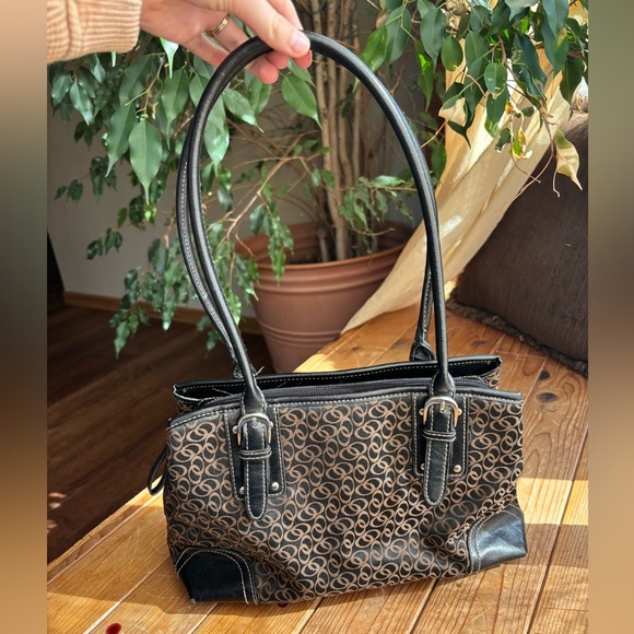 Elegant Black and Brown Handbag - Picture 1 of 9